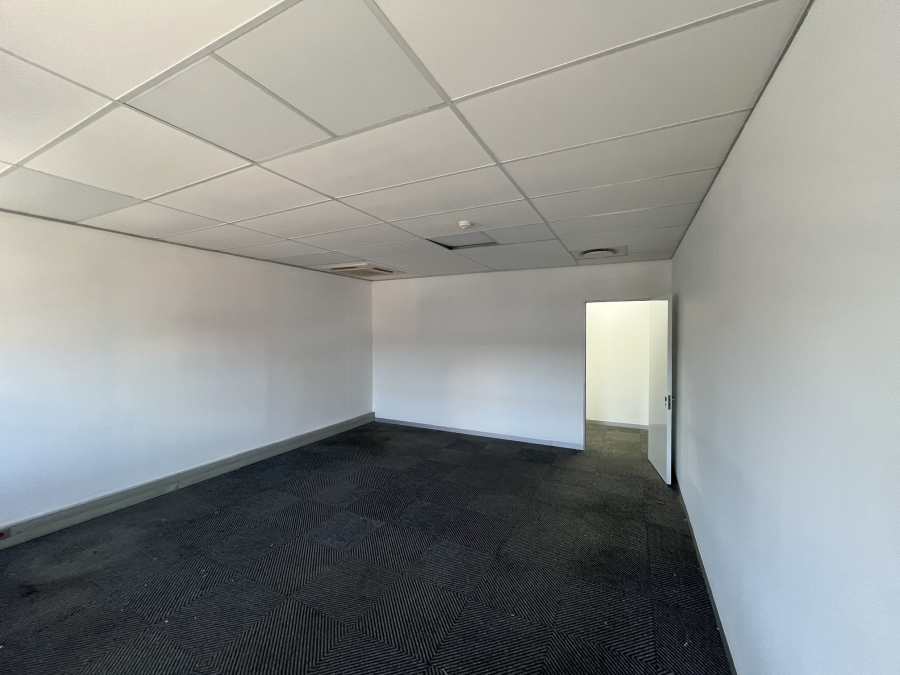 To Let commercial Property for Rent in Bo Oakdale Western Cape